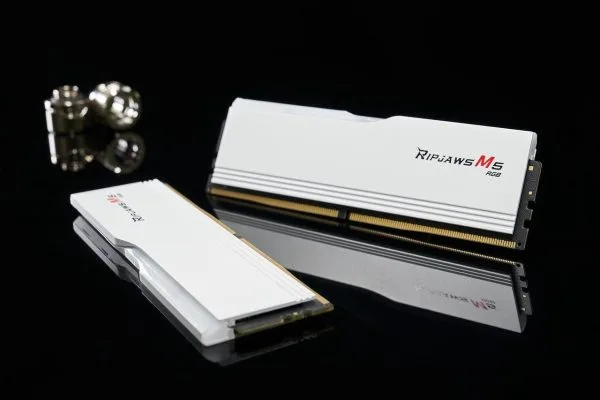 G.SKILL Ripjaws M5 RGB Series 32GB 4 G.Skill Ripjaws M5 RGB DDR5 RAM 6000 MT/s CL36 1.35V Intel XMP 32GB (2x16GB) White Desktop Memory - F5-6000J3636F16GX2-RM5NRW