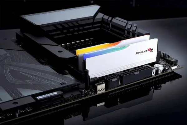 G.SKILL Ripjaws M5 RGB Series 32GB 5 G.Skill Ripjaws M5 RGB DDR5 RAM 6000 MT/s CL36 1.35V Intel XMP 32GB (2x16GB) White Desktop Memory - F5-6000J3636F16GX2-RM5NRW