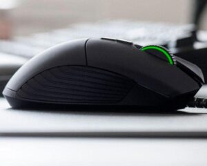Razer Basilisk Essential Ergonomic Gaming Mouse 6400 DPI Optical Sensor 7 Programmable Buttons - RZ01-02650100-R3M1