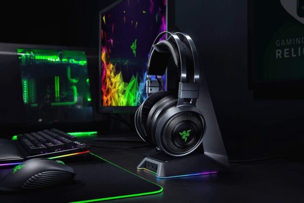 Razer Nari Ultimate Wireless Over-Ear Gaming Headset with HyperSense Haptics and THX Spatial Audio - RZ04-02670100-R3M1