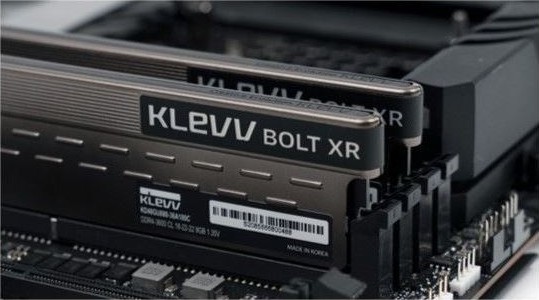 Klevv Bolt XR 16GB DDR4 3600MT/s Desktop Gaming Memory - KD48GU880-36A180C 3 Klevv Bolt XR 16GB DDR4 3600MT/s Desktop Gaming Memory - KD48GU880-36A180C - Image 3