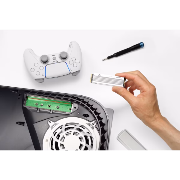 CORSAIR MP600 PRO LPX 2TB PCIe Gen4 x4 NVMe M.2 SSD White PS5 Compatible - CS-CSSD-F2000GBMP600PLPW